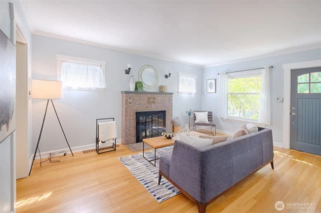 Property photo for 7032 22nd Avenue Nw, Seattle photo 3