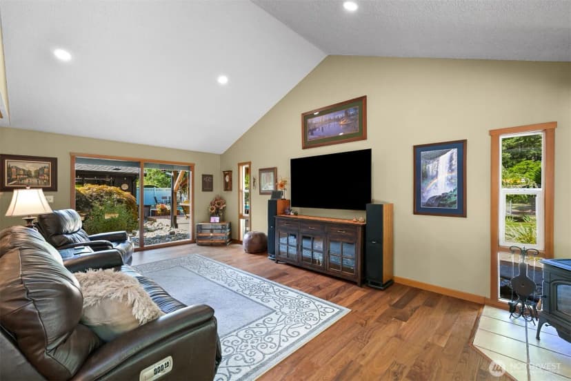 Property photo for 3504 Loomis Trail Road, Blaine photo 7