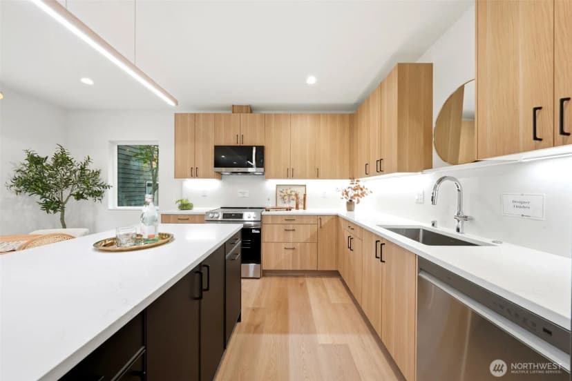 Property photo for 4909 Sw Canada Drive, Seattle photo 18
