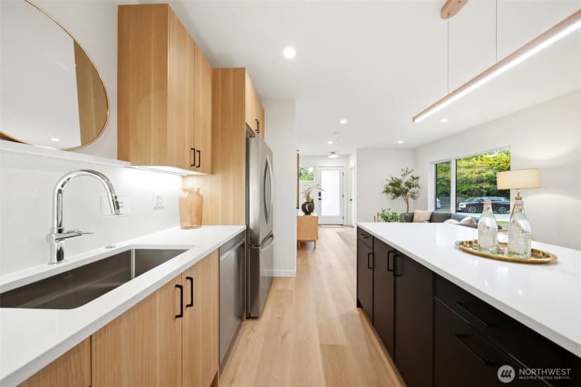 Property photo for 4909 Sw Canada Drive, Seattle photo 16