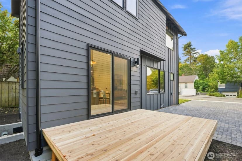Property photo for 4909 Sw Canada Drive, Seattle photo 9