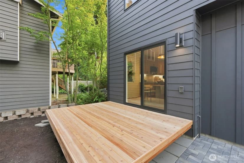 Property photo for 4909 Sw Canada Drive, Seattle photo 10