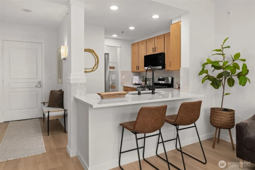 Property photo for 2801 1st Avenue #703, Seattle photo 22