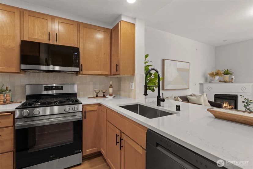 Property photo for 2801 1st Avenue #703, Seattle photo 7