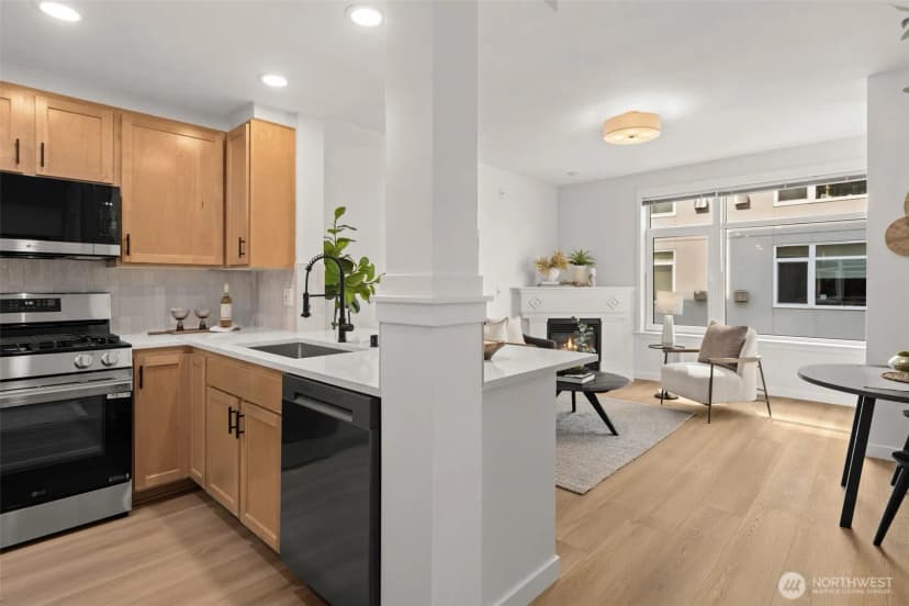 Property photo for 2801 1st Avenue #703, Seattle photo 6