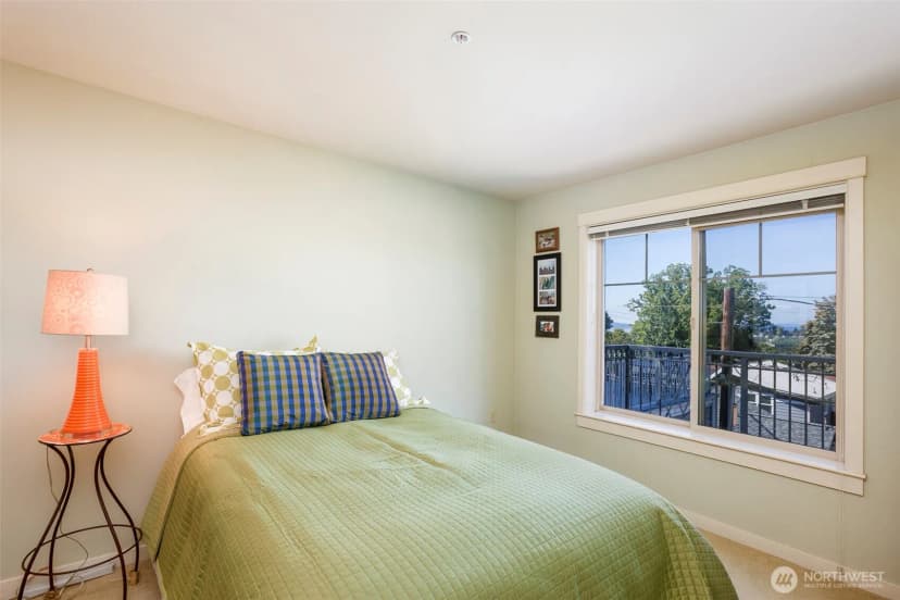 Property photo for 1909 10th Avenue W #201, Seattle photo 10