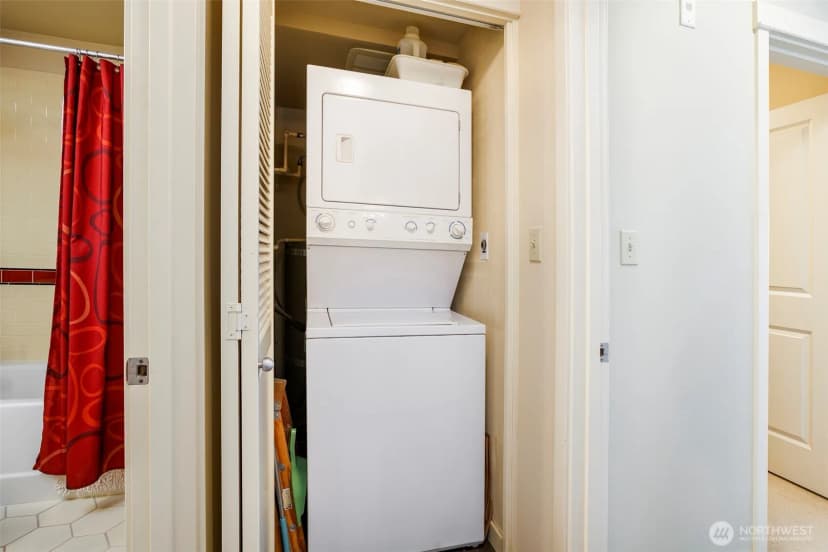 Property photo for 1909 10th Avenue W #201, Seattle photo 14