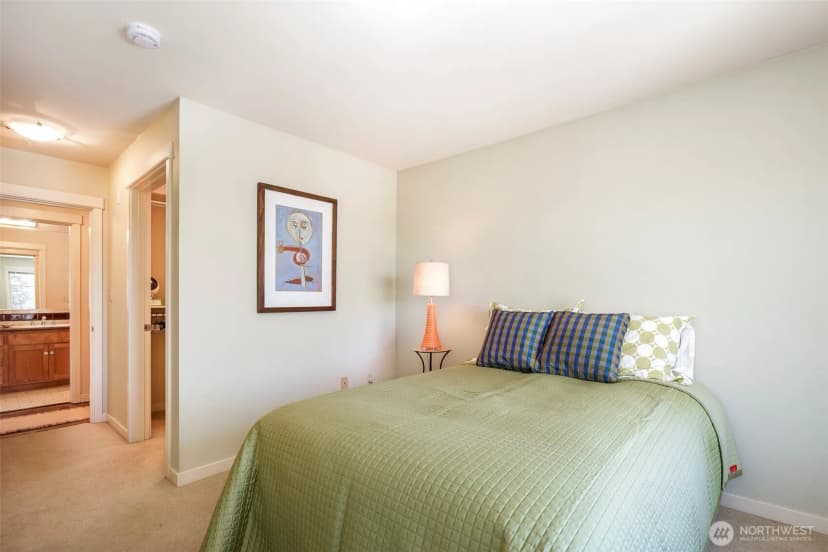 Property photo for 1909 10th Avenue W #201, Seattle photo 12