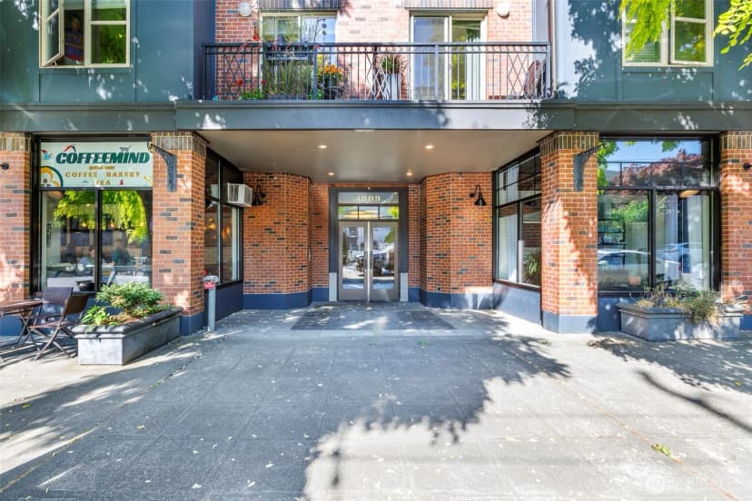 Property photo for 1909 10th Avenue W #201, Seattle photo 22