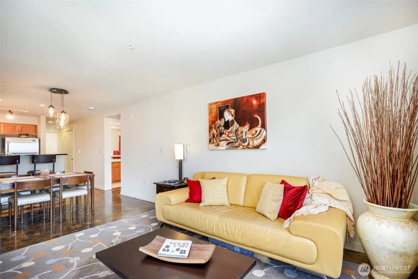 Property photo for 1909 10th Avenue W #201, Seattle photo 6