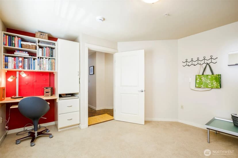 Property photo for 1909 10th Avenue W #201, Seattle photo 15