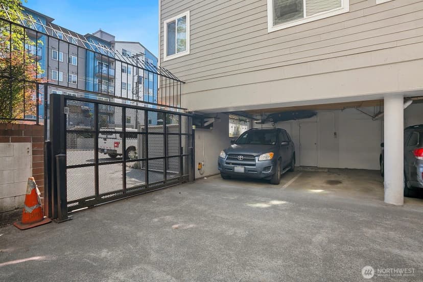 Property photo for 1617 Summit Avenue #42, Seattle photo 25