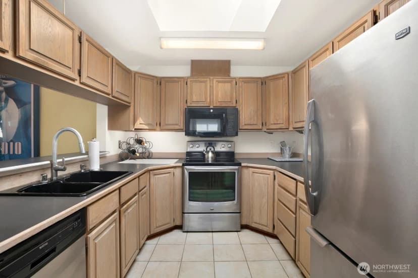 Property photo for 1617 Summit Avenue #42, Seattle photo 12