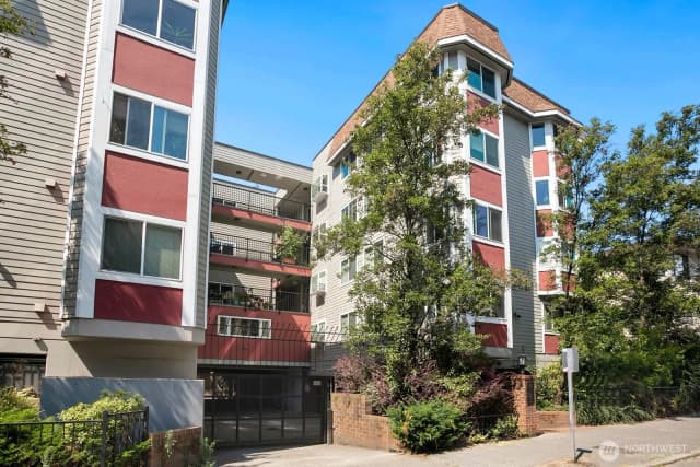 Property photo for 1617 Summit Avenue #42, Seattle photo 2