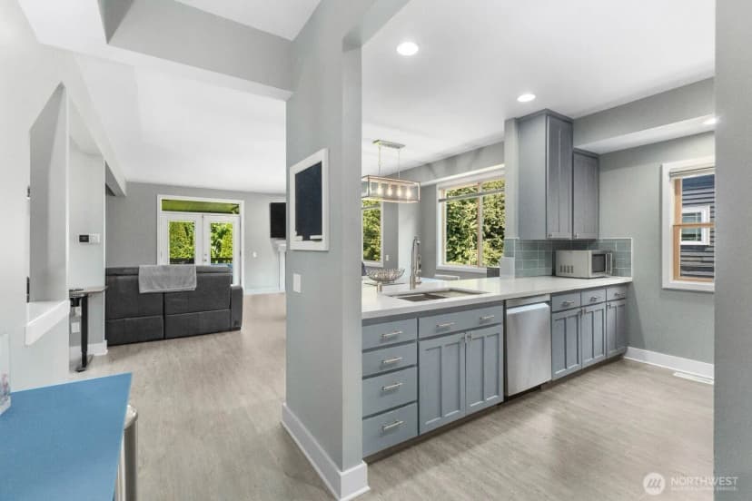Property photo for 2858 Nw 90th Place, Seattle photo 10