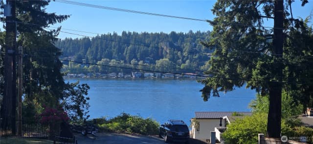 Property photo for 16066 Inglewood Road Ne, Kenmore