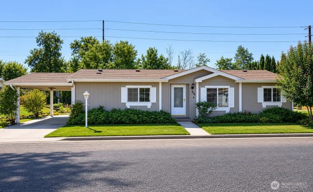 Property photo for 808 Se Mockingbird Drive, College Place