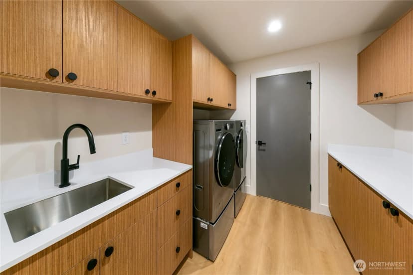Property photo for 8022 Fauntleroy Way Sw, Seattle photo 18