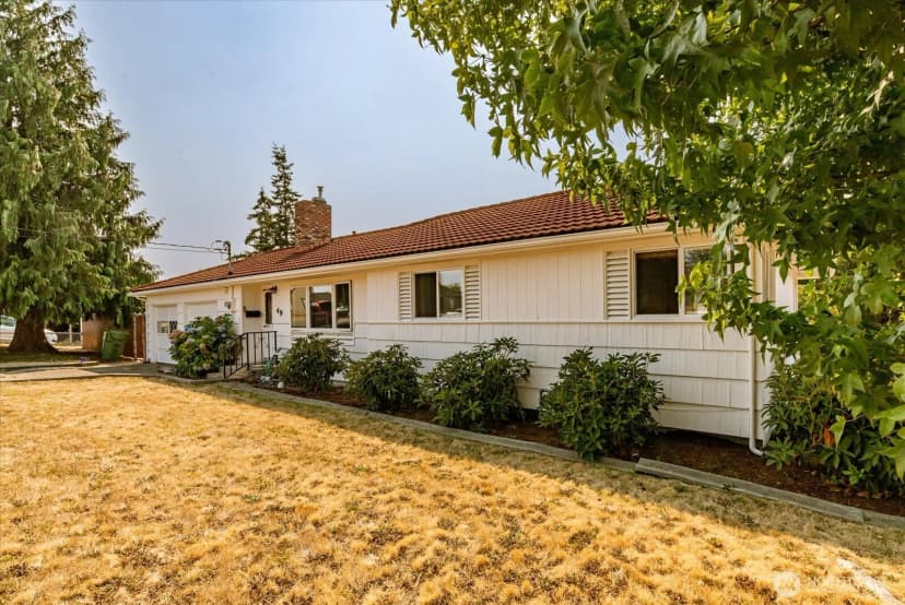 Property photo for 49 Se Pasek Street, Oak Harbor photo 4
