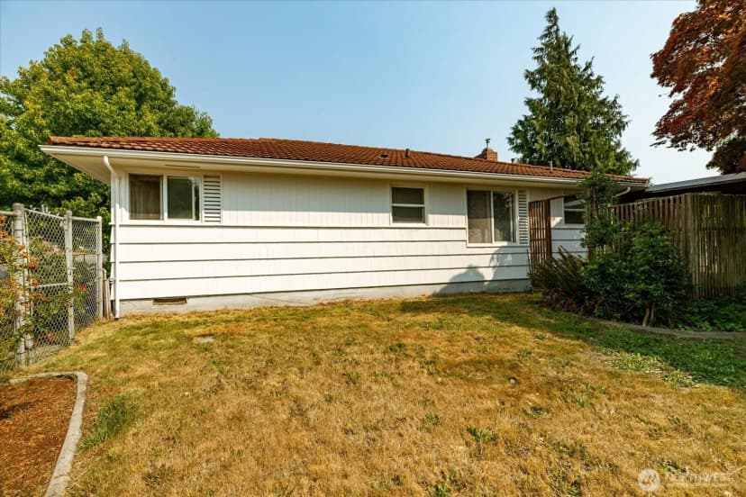 Property photo for 49 Se Pasek Street, Oak Harbor photo 30