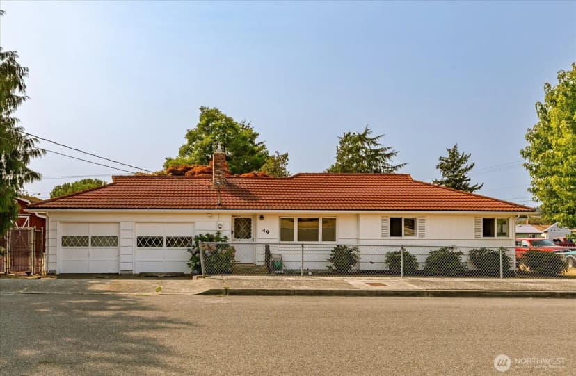 Property photo for 49 Se Pasek Street, Oak Harbor