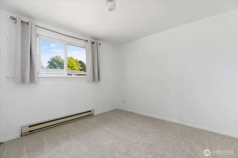 Property photo for 49 Se Pasek Street, Oak Harbor photo 14