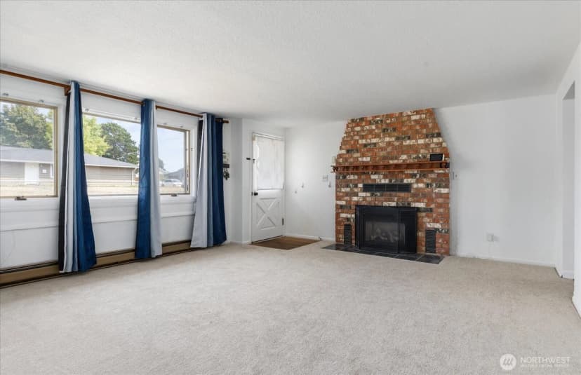 Property photo for 49 Se Pasek Street, Oak Harbor photo 11