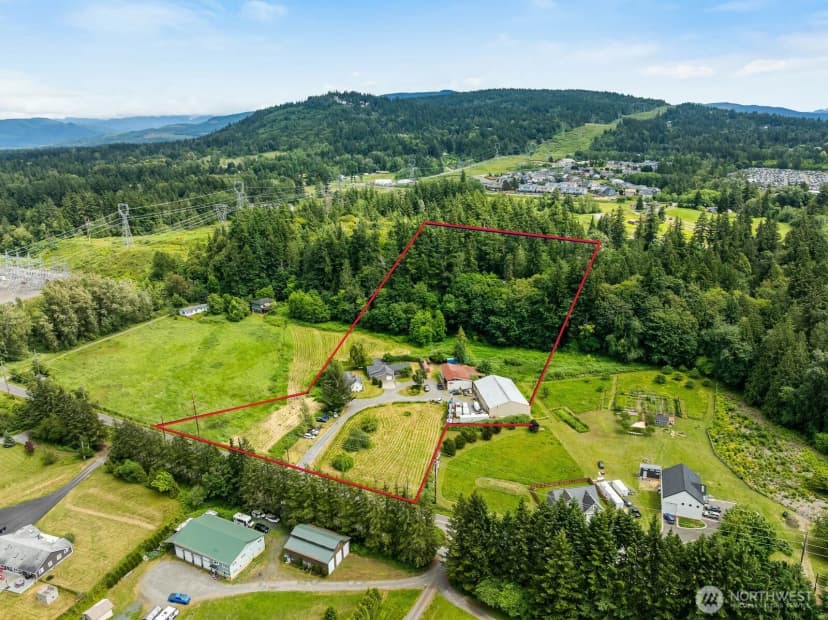 Property photo for 4250 Dewey Road, Bellingham photo 2
