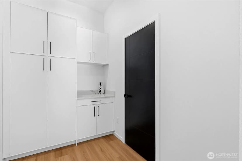 Property photo for 10702 Linden Avenue N, Seattle photo 19