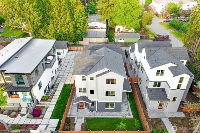 Property photo for 10702 Linden Avenue N, Seattle photo 32
