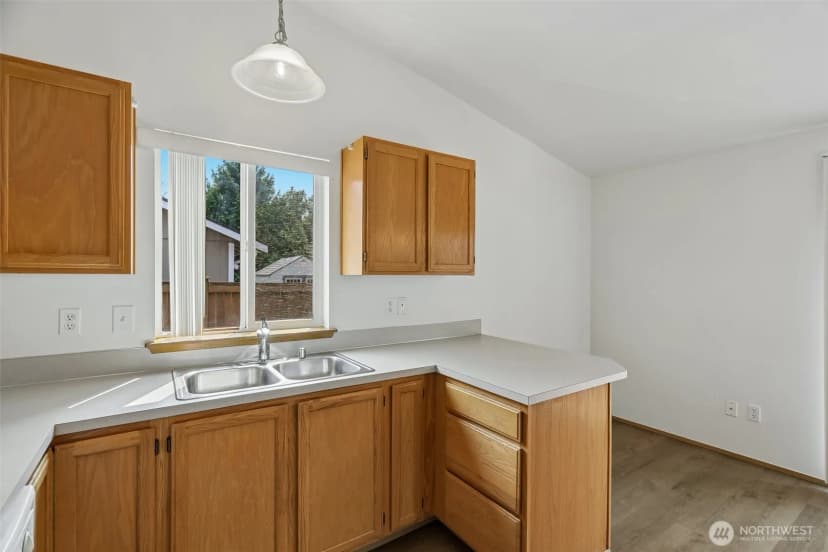Property photo for 10506 63rd Drive Ne, Marysville photo 9