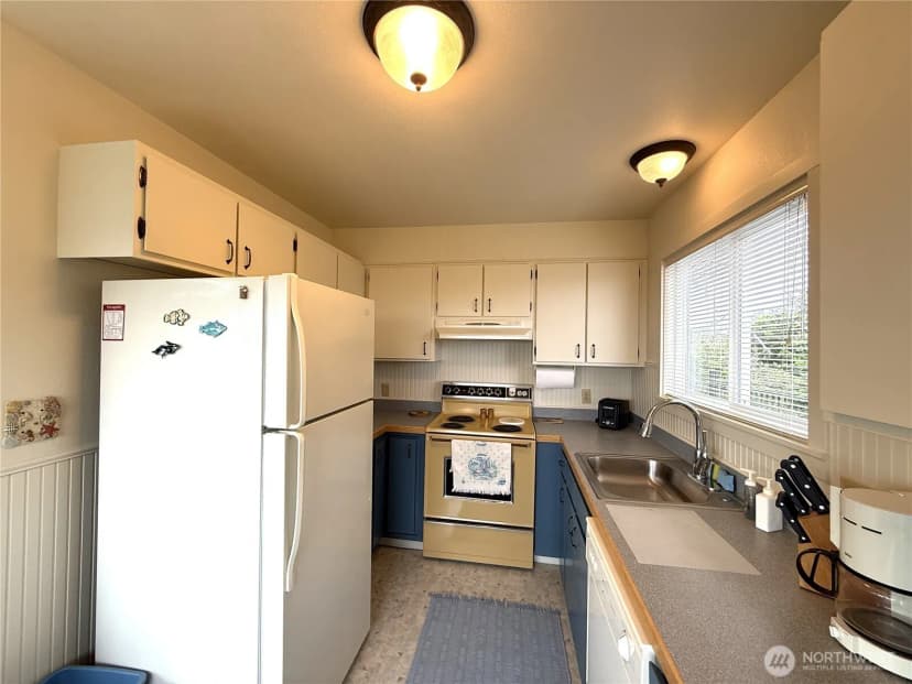 Property photo for 30110 J Place, Ocean Park photo 18