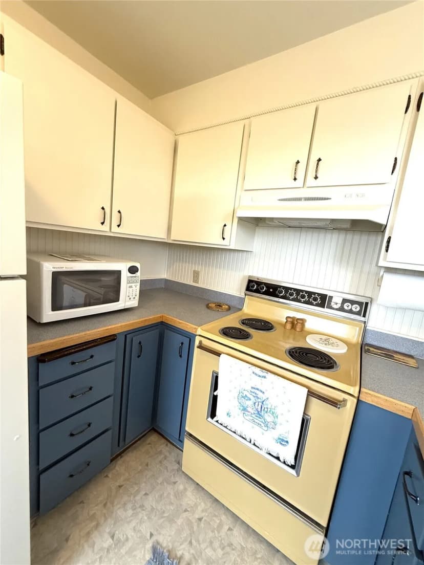 Property photo for 30110 J Place, Ocean Park photo 19