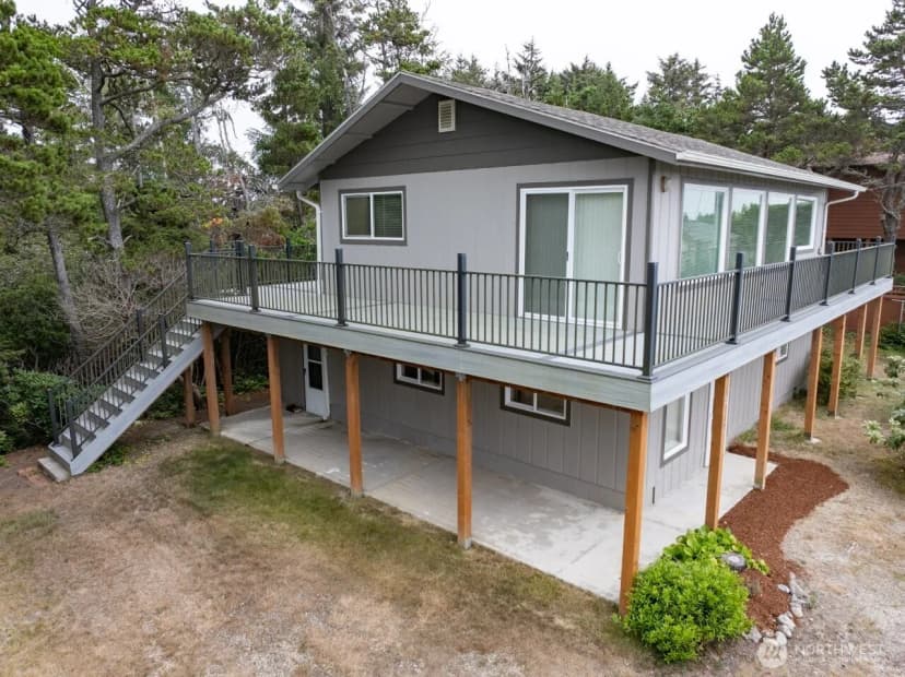 Property photo for 30110 J Place, Ocean Park photo 4