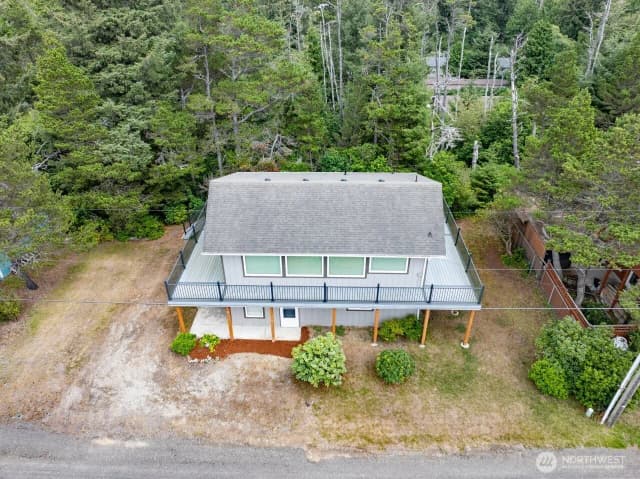 Property photo for 30110 J Place, Ocean Park photo 3