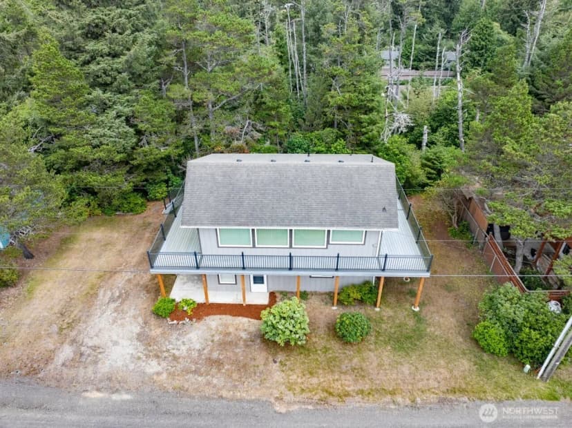 Property photo for 30110 J Place, Ocean Park photo 3