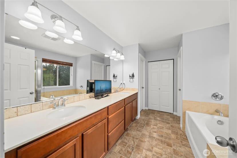 Property photo for 4280 Novak Drive Sw, Port Orchard photo 18