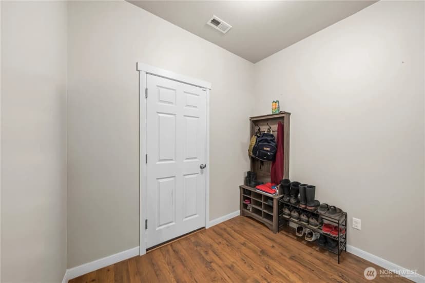 Property photo for 4280 Novak Drive Sw, Port Orchard photo 14
