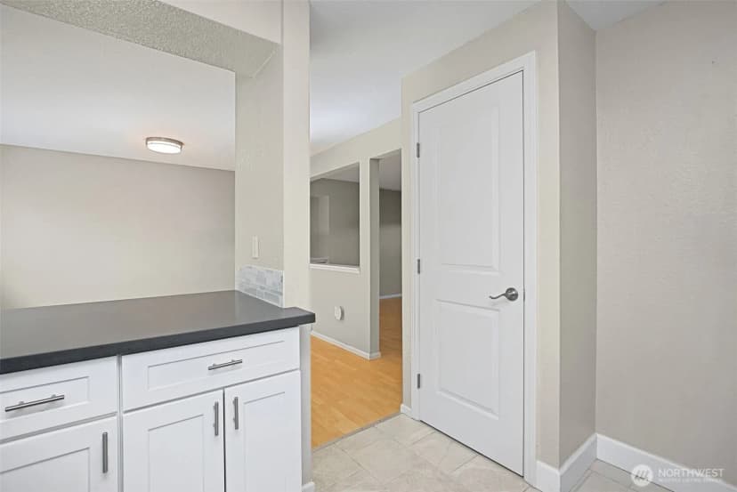 Property photo for 212 Sw 146th Street #105, Burien photo 12