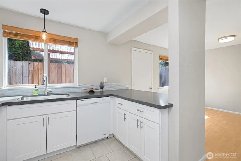 Property photo for 212 Sw 146th Street #105, Burien photo 11