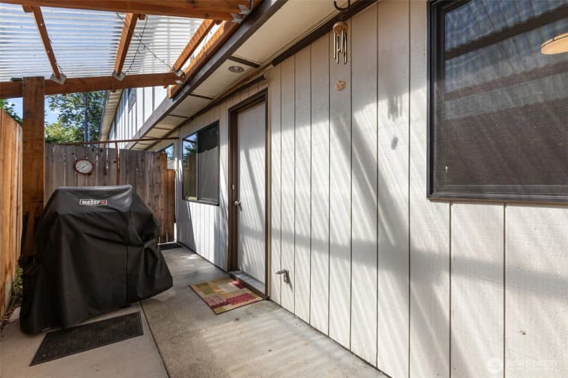 Property photo for 212 Sw 146th Street #105, Burien photo 32