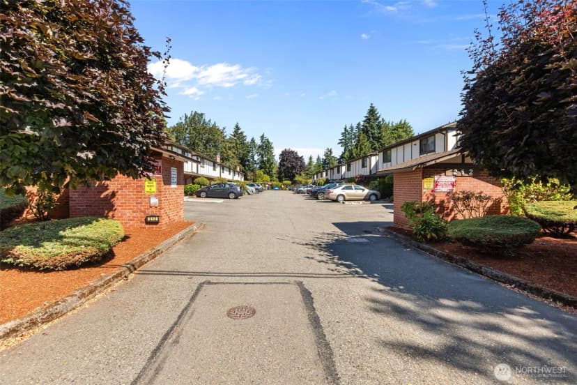 Property photo for 212 Sw 146th Street #105, Burien photo 36