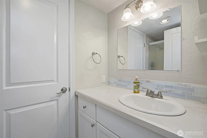 Property photo for 212 Sw 146th Street #105, Burien photo 22