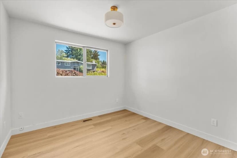 Property photo for 16032 22nd Avenue W, Lynnwood photo 13