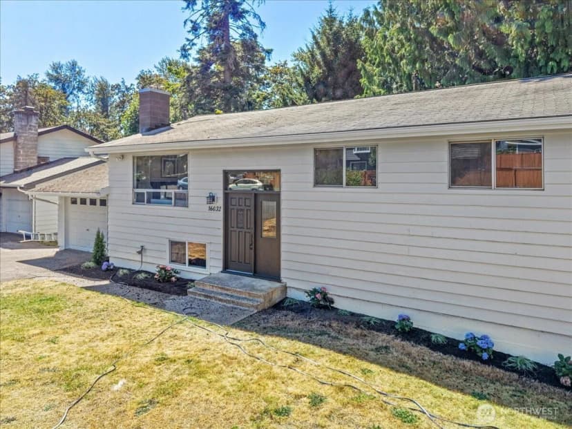 Property photo for 16032 22nd Avenue W, Lynnwood photo 2