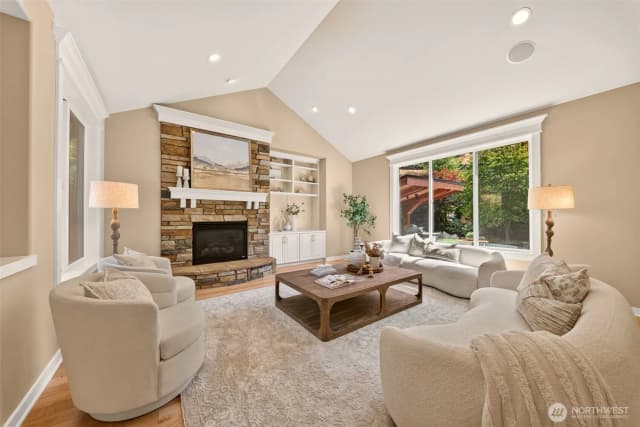Property photo for 1760 30th Avenue Ne, Issaquah photo 4