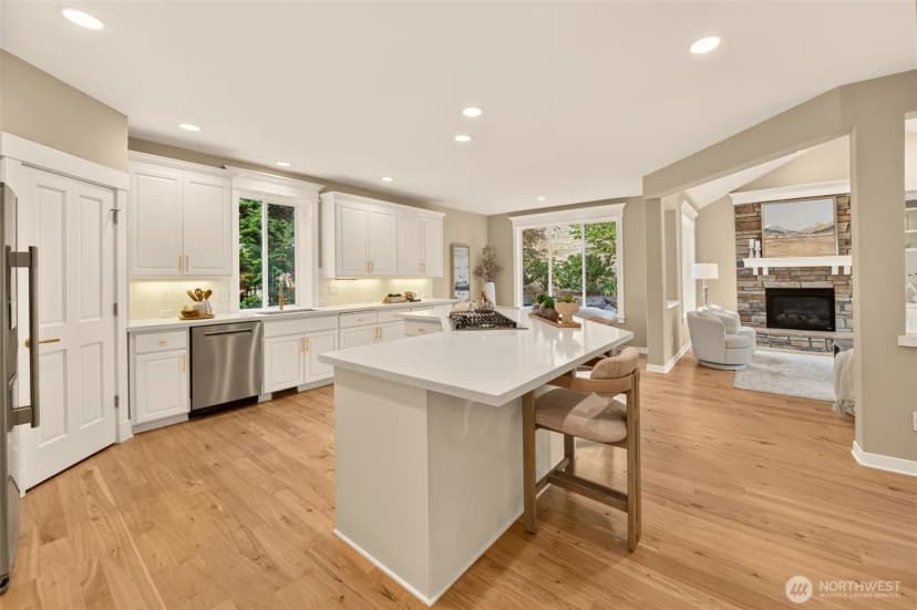 Property photo for 1760 30th Avenue Ne, Issaquah photo 10