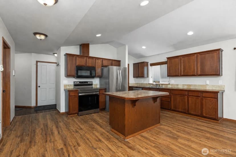 Property photo for 20406 7th Avenue Ct E, Spanaway photo 5