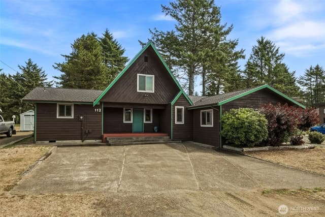 Property photo for 112 Canal Drive Ne, Ocean Shores