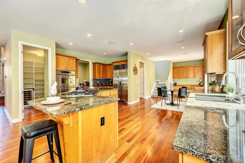 Property photo for 22187 Ne 93rd Street, Redmond photo 13
